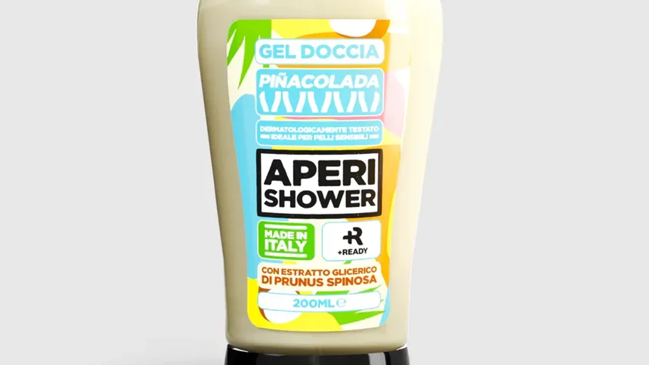 Rituale doccia energizzante autunno con telo, crema e agrumi