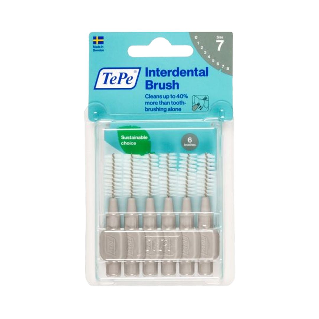 Confezione in plastica trasparente con sei scovolini interdentali grigi, marca TePe, numero 7